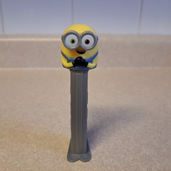 Pez Despicable Me Minion pez Dispenser empty - Picture 3 of 5